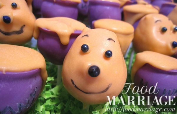 Winnie the Pooh Honey Hunny Pot Cake Pops @FoodMarriage
